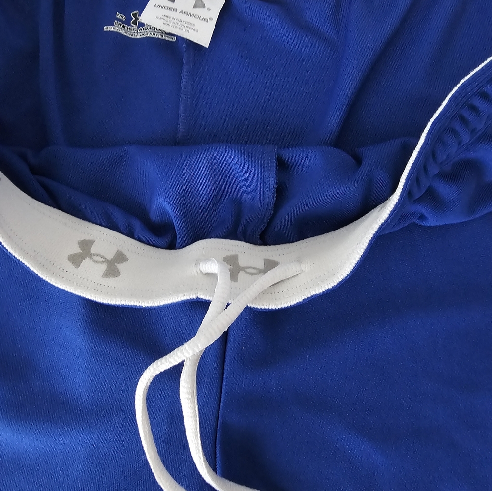 EUC Women's Under Armour Shorts M - Picture 3 of 4